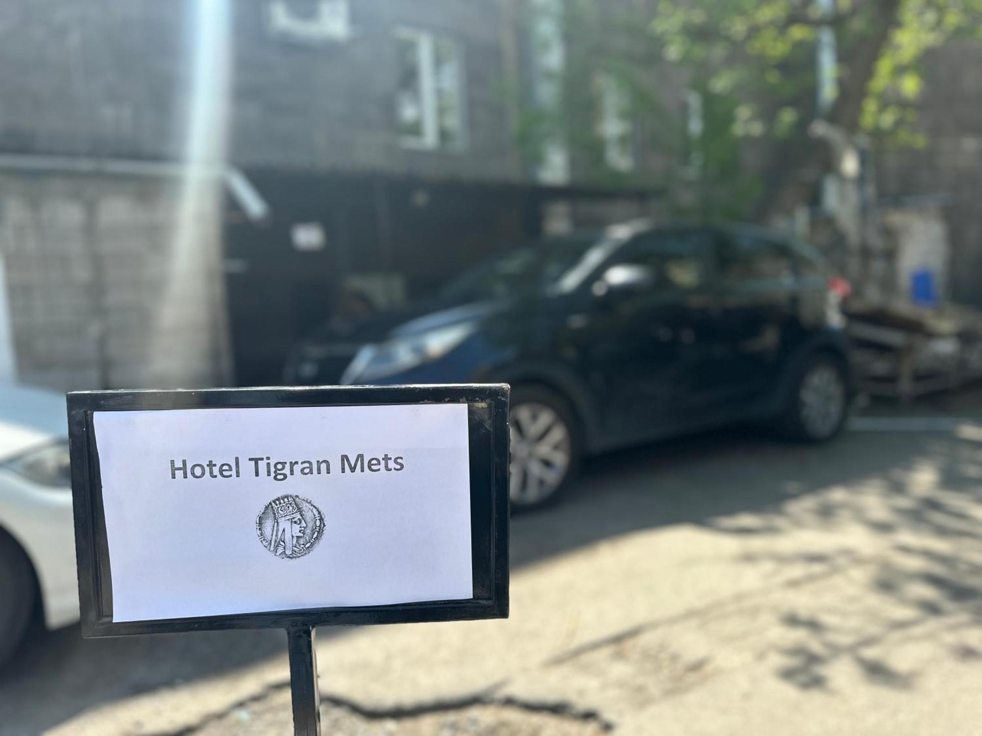 Hotel Tigran Mets Ereván Exterior foto